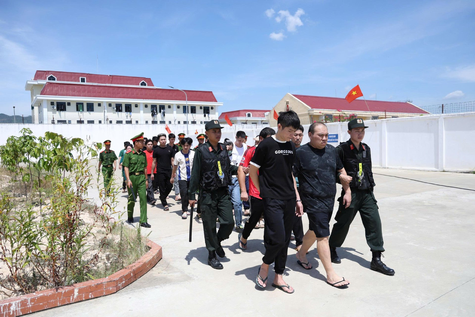 a tang vật4.jpg