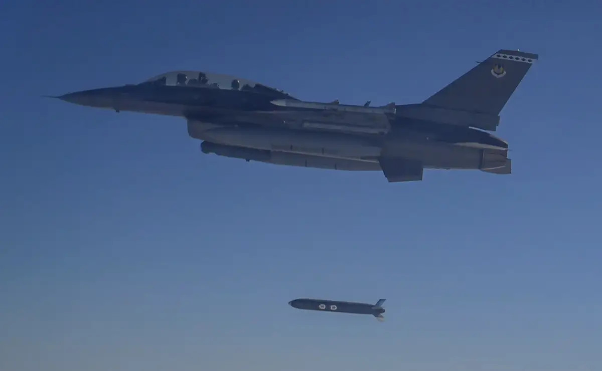 AGM 188A Rusty Dagger Cruise Missile Mỹ.jpg