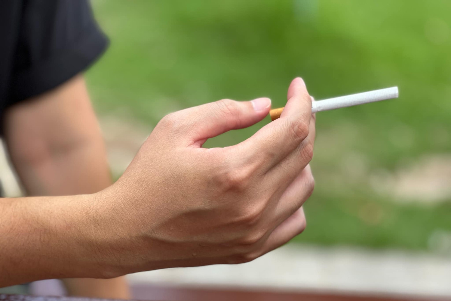 Chàng trai phải đi cấp cứu 'sửa' mạch vành sau 10 năm hút thuốc