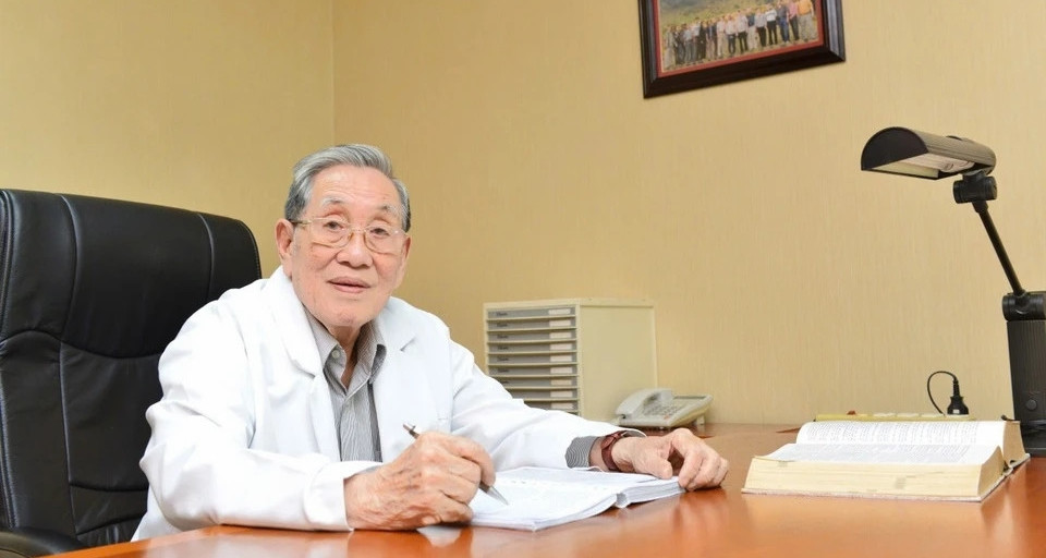 Giáo sư Nguyễn Đình Hối qua đời