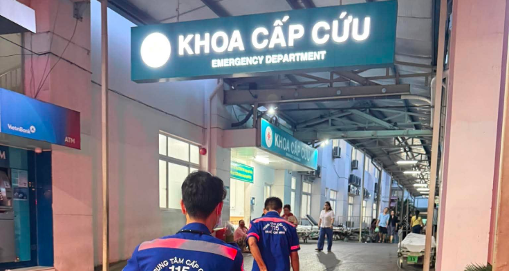 Mẹ cấp cứu vì vỡ mạch máu não, con trai chia sẻ một nghi ngờ