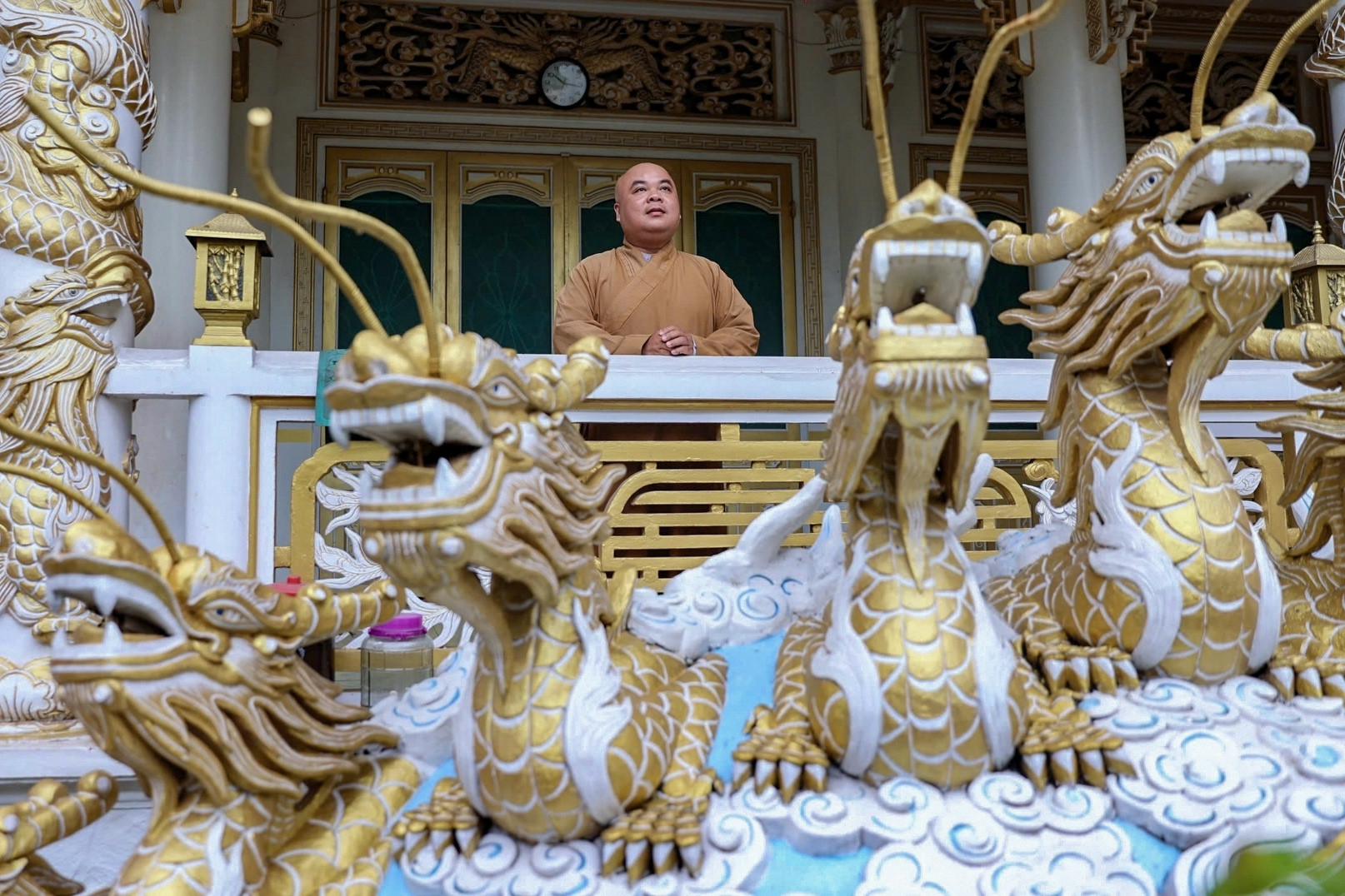 Ngôi chùa trong hẻm TPHCM được trang trí gần 400 hình rồng