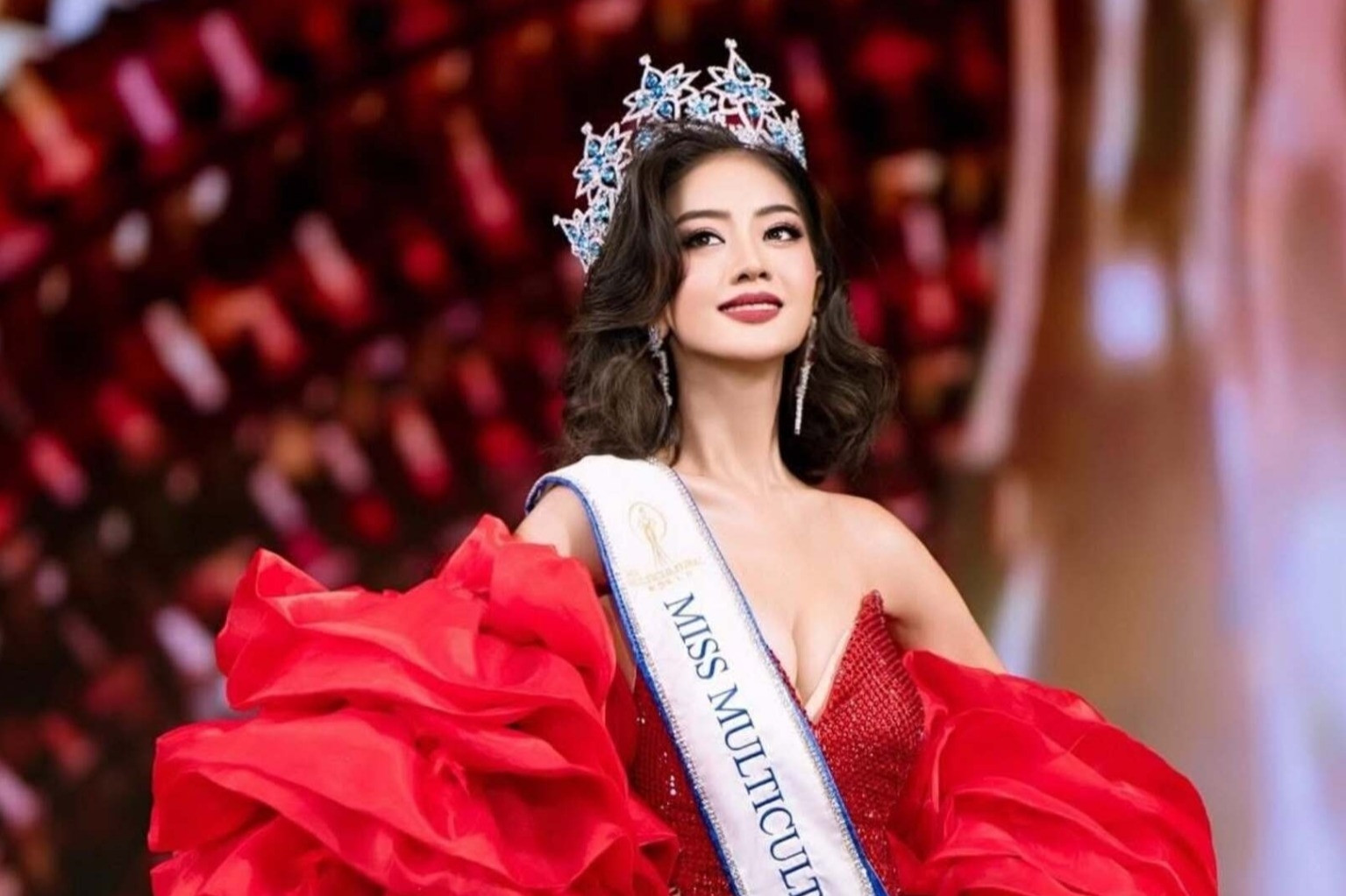 Người đẹp 23 tuổi đăng quang Hoa hậu Văn hóa Thế giới 2026