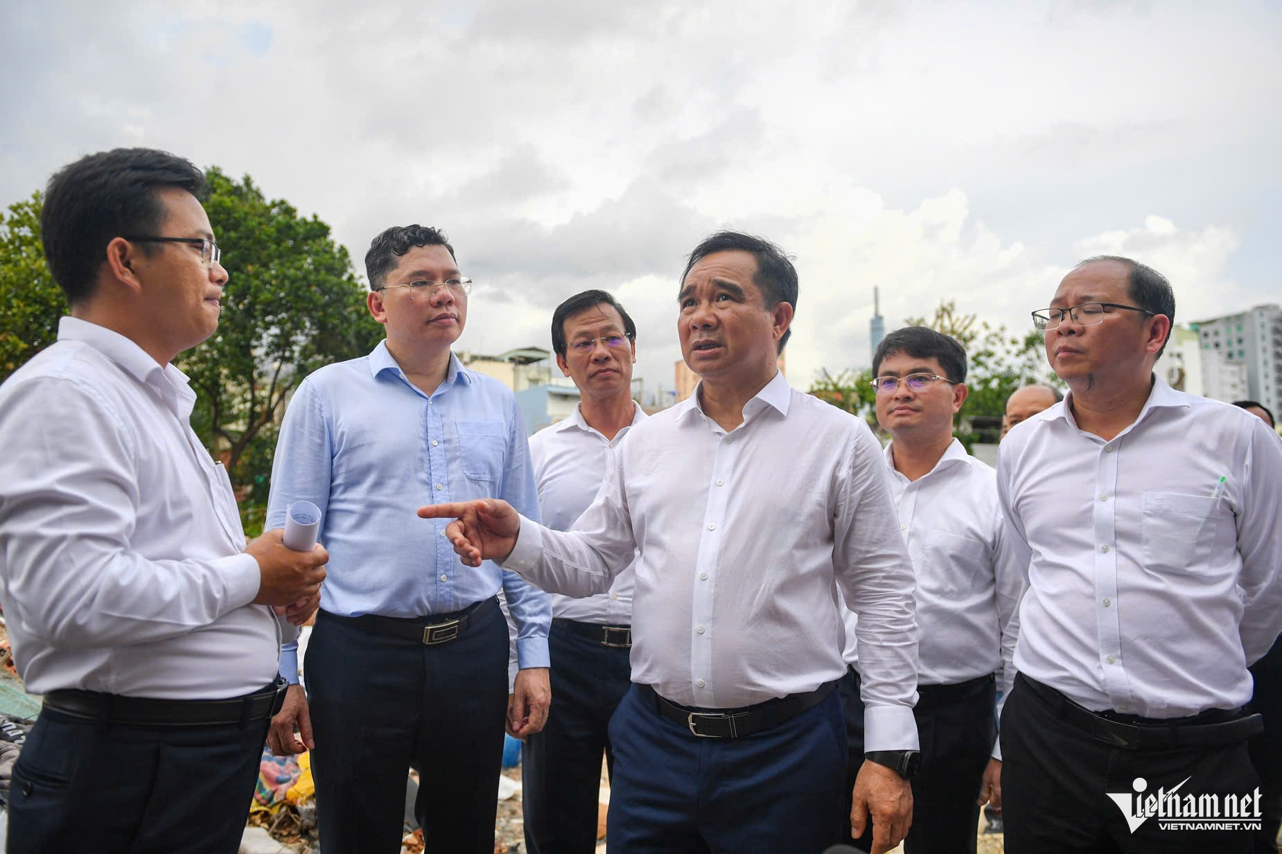 W-Chủ tịch UBND TPHCM - Nguyễn Huế.jpg