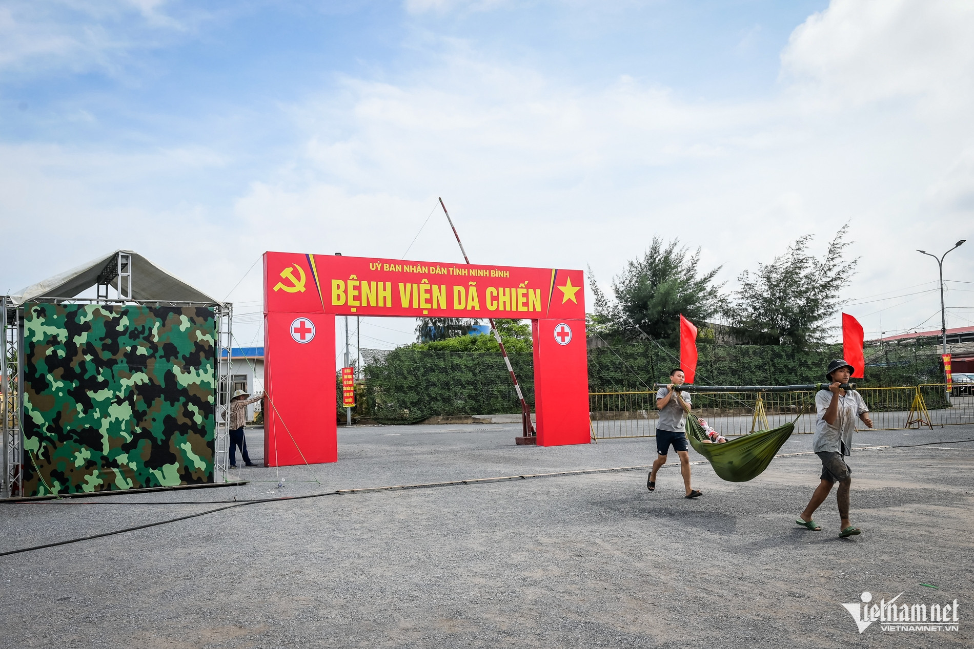 https://static-images.vnncdn.net/vps_images_publish/000001/000003/2026/6/29/w-quan-su-40-2505.jpg
