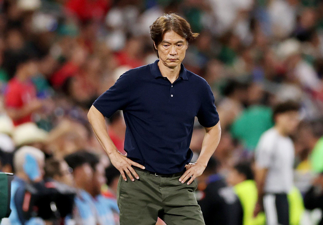 www_thesun_co_uk son heung min south korea 1090834704.jpg