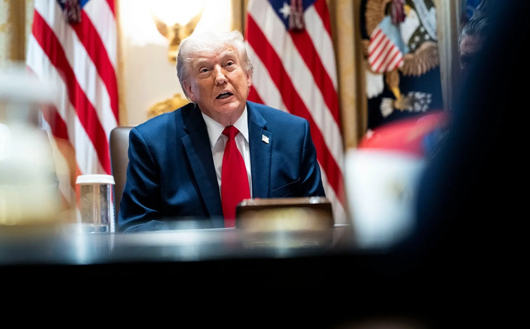 02biz ai trump 1 fbpz superJumbo.jpg