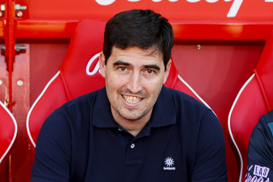 Andoni Iraola ra điều kiện khi ký 2 năm với Liverpool