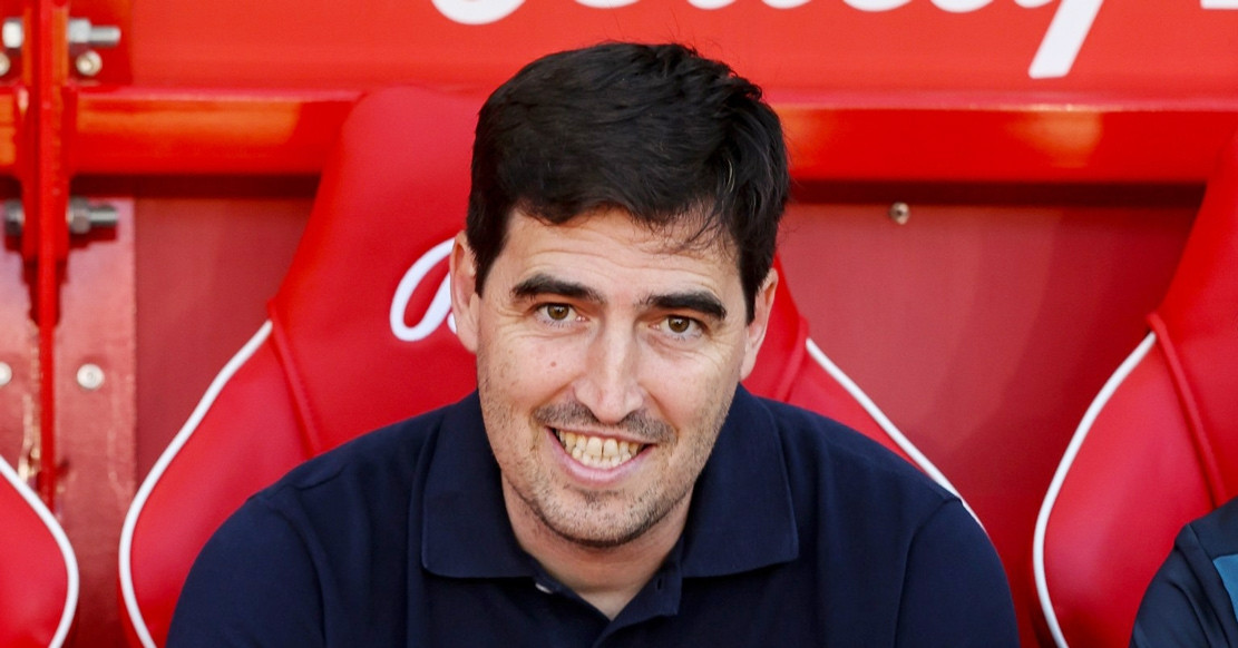 Andoni Iraola ra điều kiện khi ký 2 năm với Liverpool