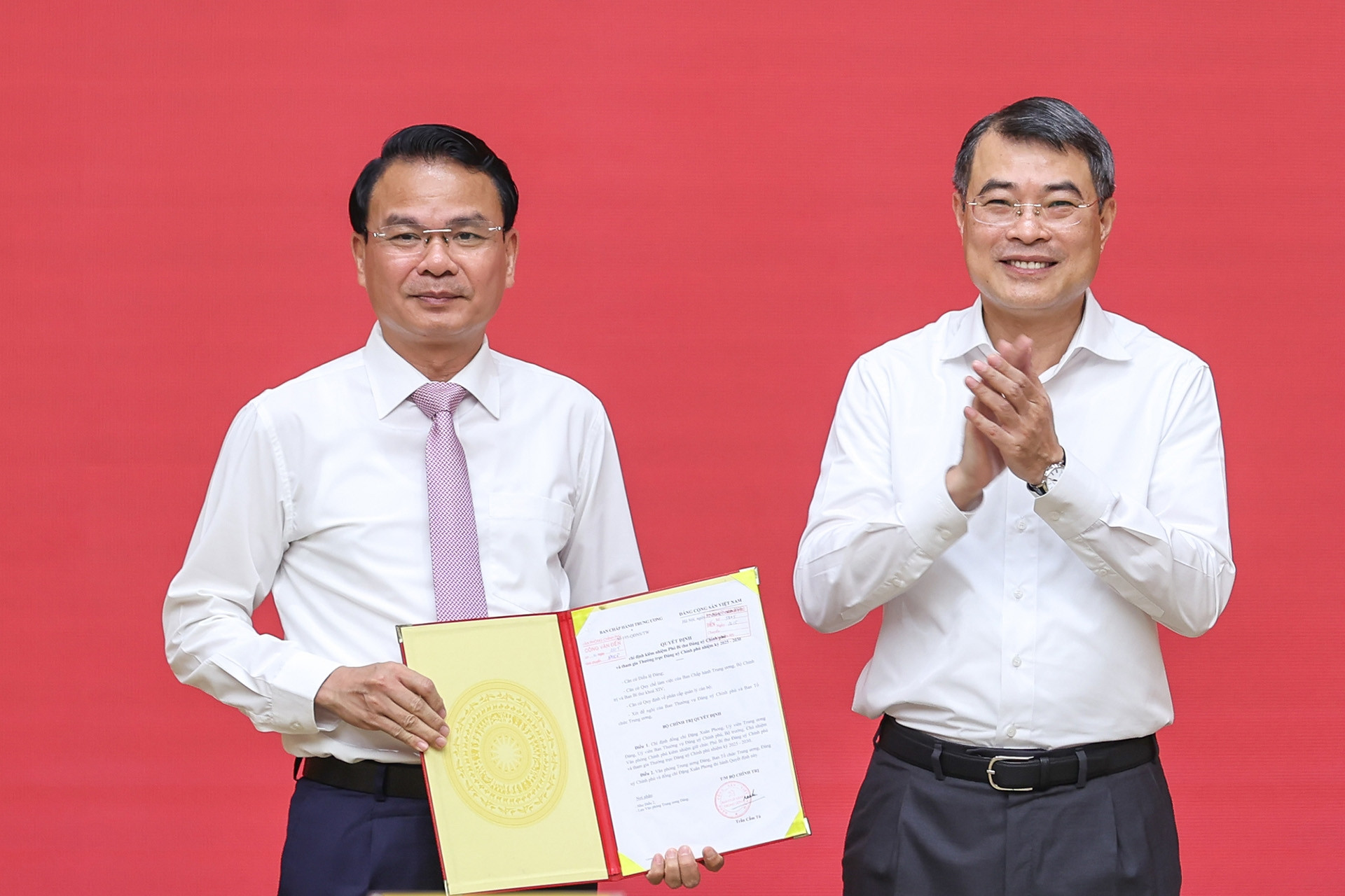 Bộ Chính trị chỉ định Phó Bí thư Đảng ủy Chính phủ, Phó Bí thư Đảng ủy Quốc hội