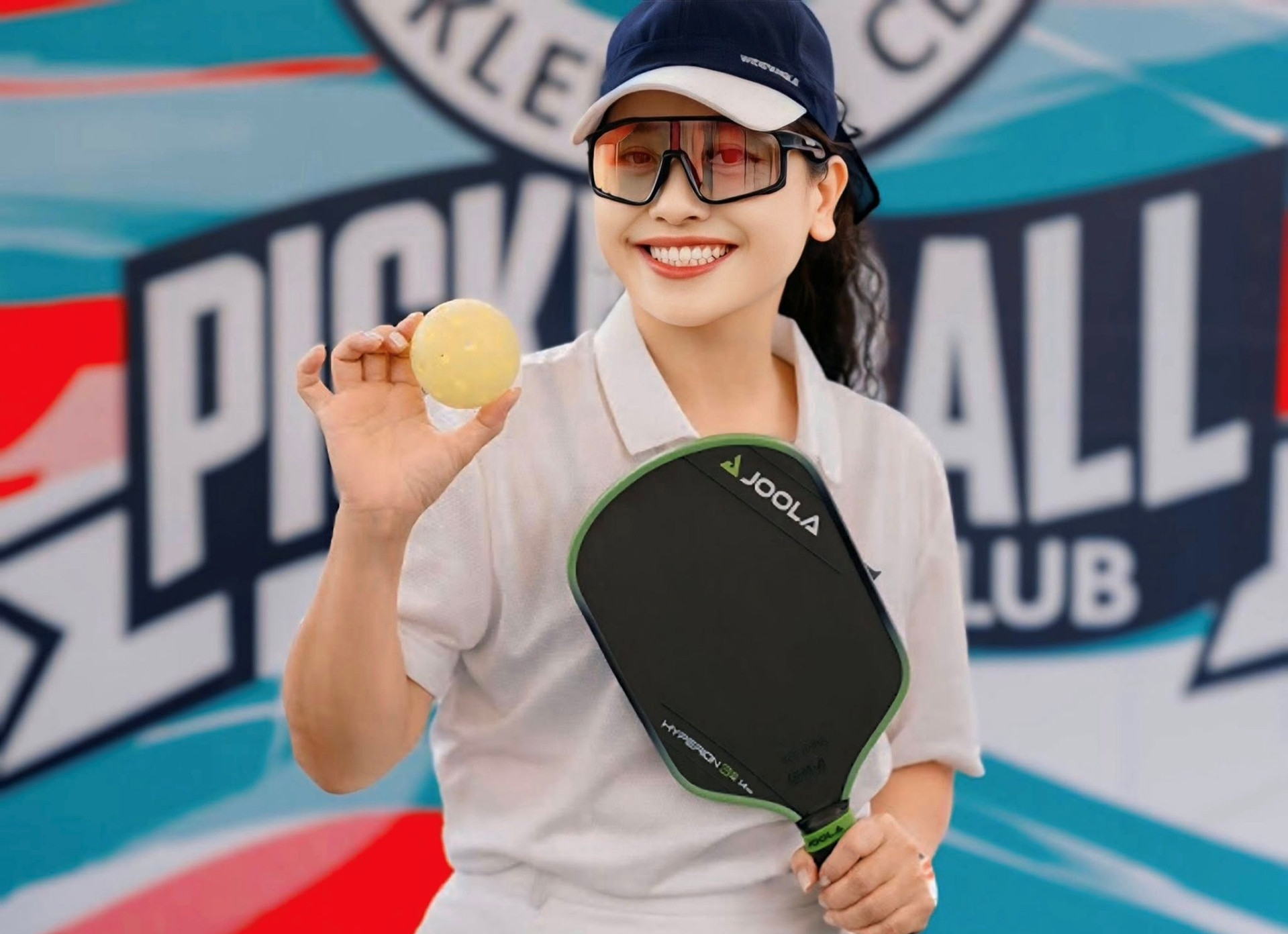 https://static-images.vnncdn.net/vps_images_publish/000001/000003/2026/6/3/dai-ta-nsnd-thu-ha-tuoi-54-chuong-gu-mac-tre-trung-me-choi-the-thao-719.jpg