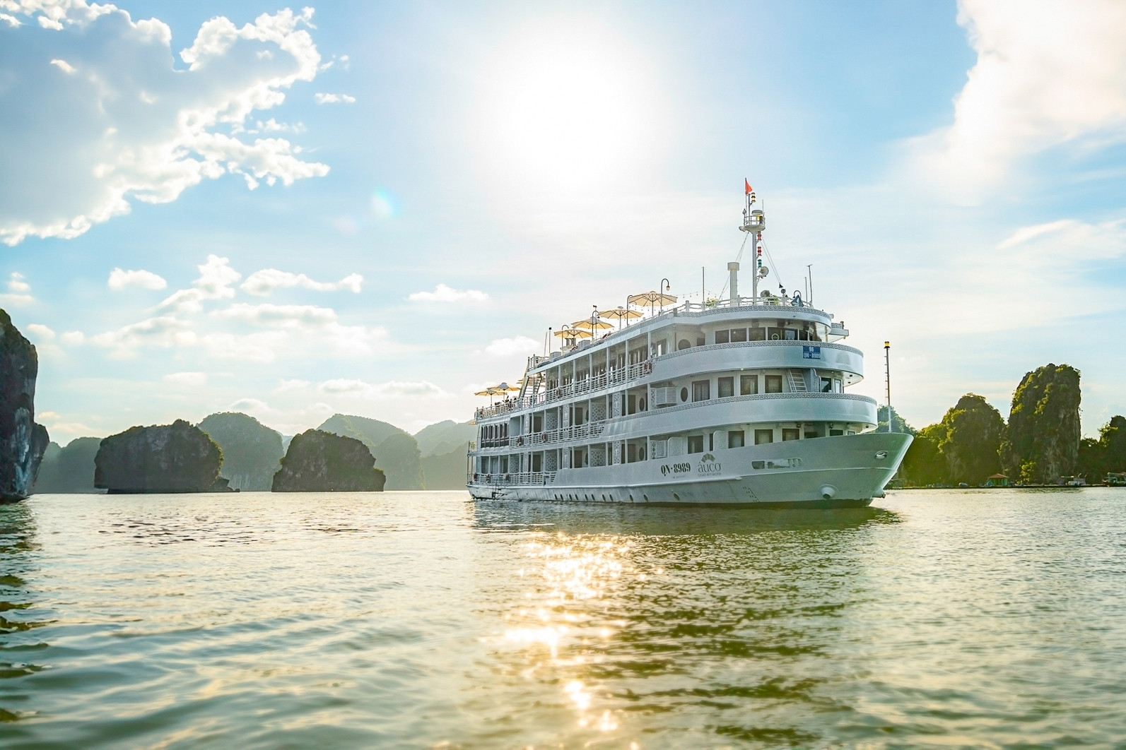 Halong bay cleanup 2026 - Lời hứa xanh với Vịnh Hạ Long từ Du thuyền Bhaya
