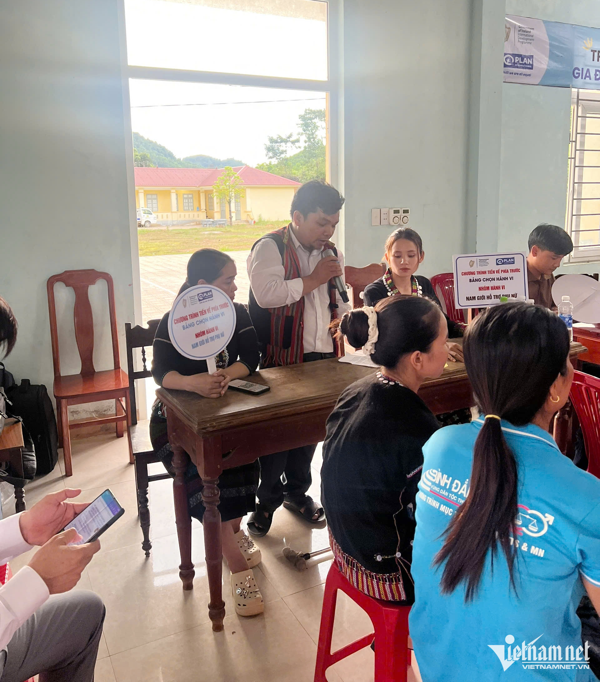 W-truyen thong nang cao nhan thuc ve bien doi khi hau 1.jpg