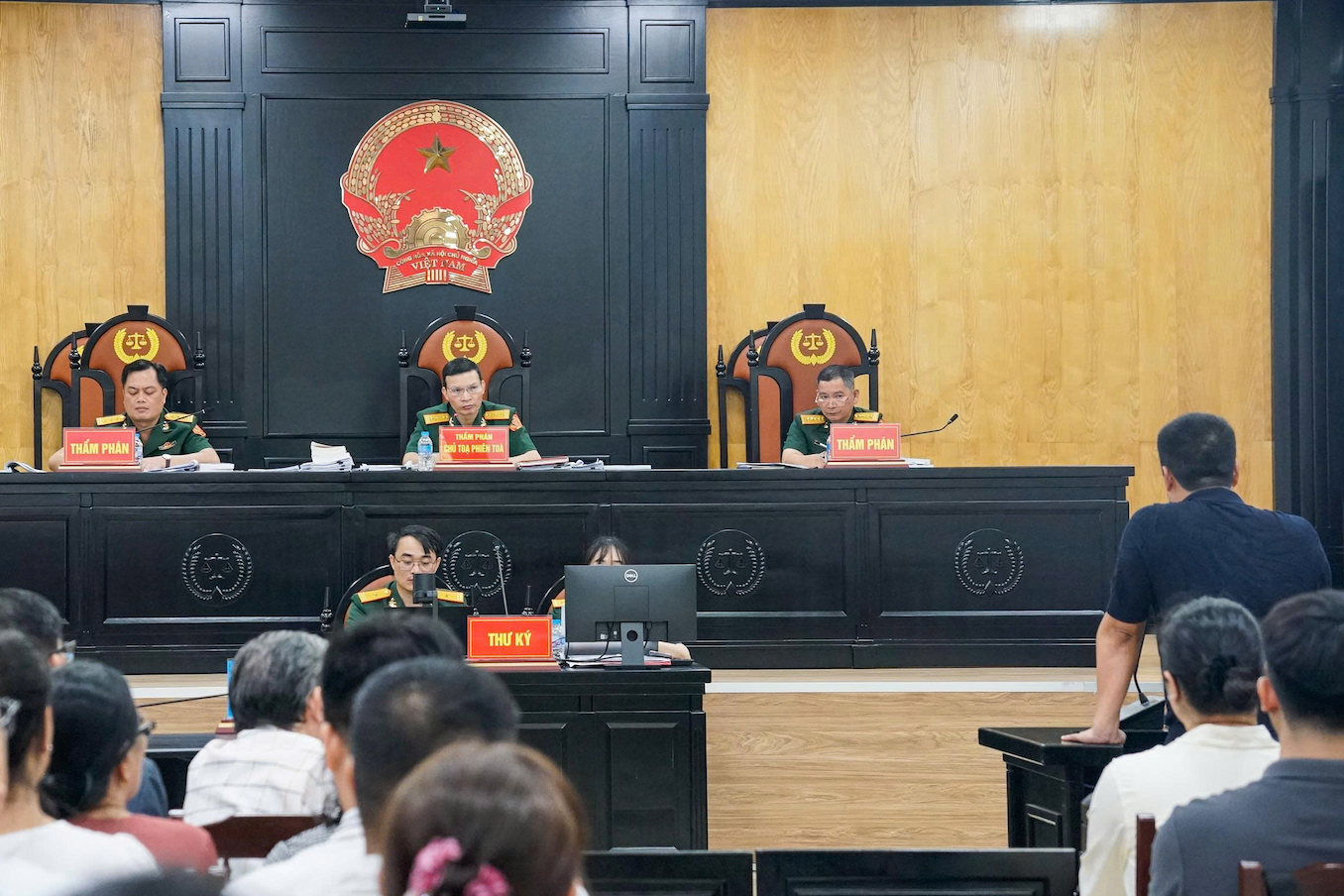 Bị hàng trăm nhà đầu tư đòi tăng án, Hậu 'pháo' xin thêm thời gian thương lượng