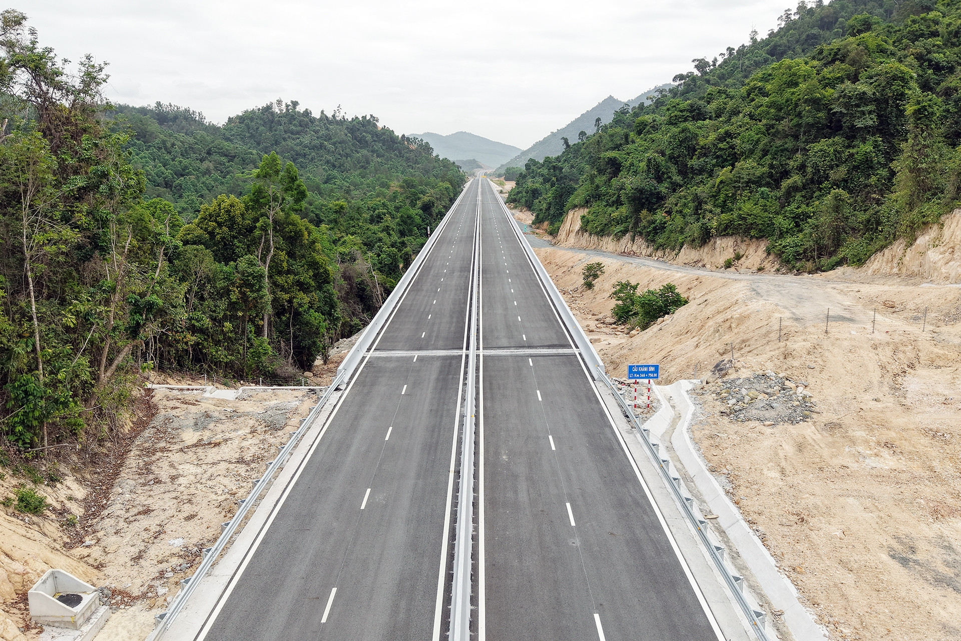 Hết thời đua nhau bỏ giá thấp, nhà thầu xây dựng chật vật vì 2 điểm nghẽn