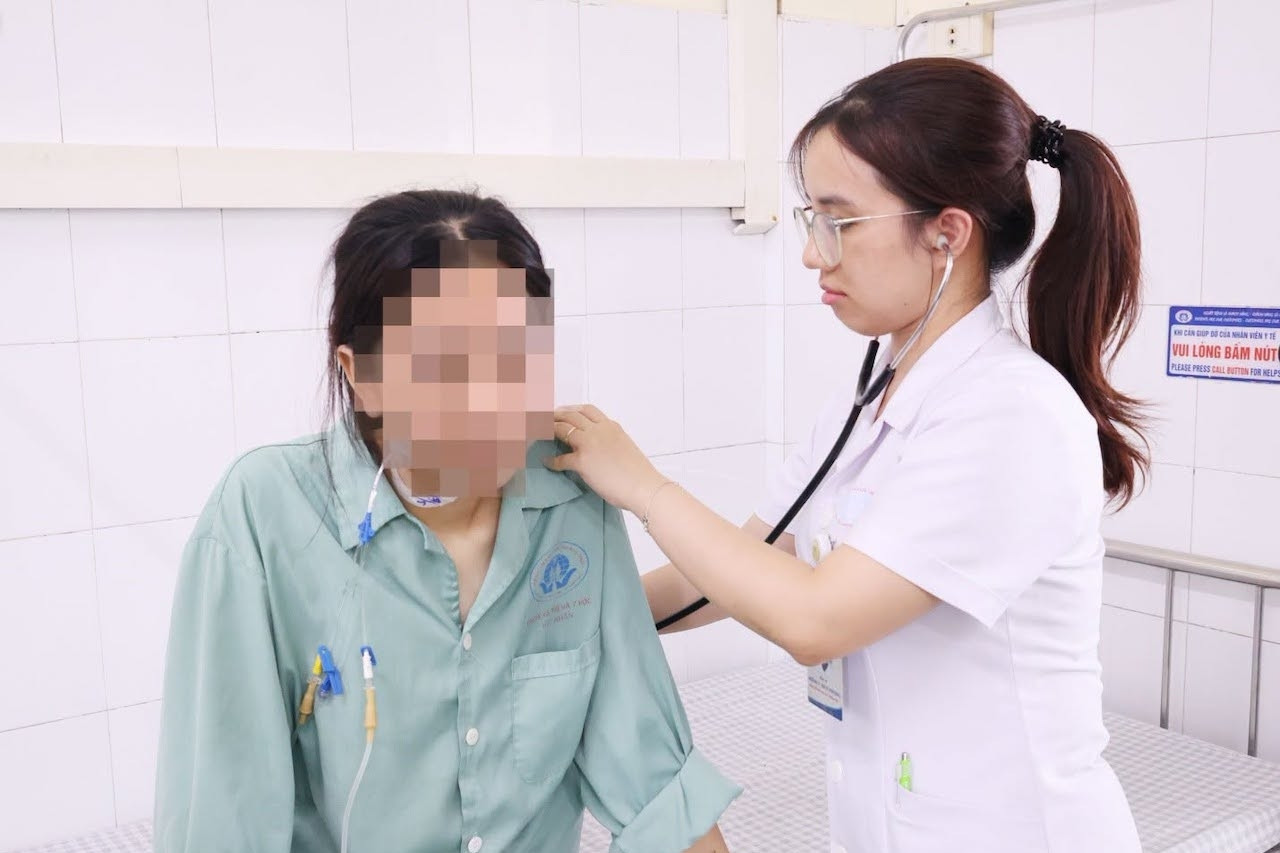 Mệt mỏi, uống nước nhiều, thiếu nữ 17 tuổi không ngờ mắc bệnh người già