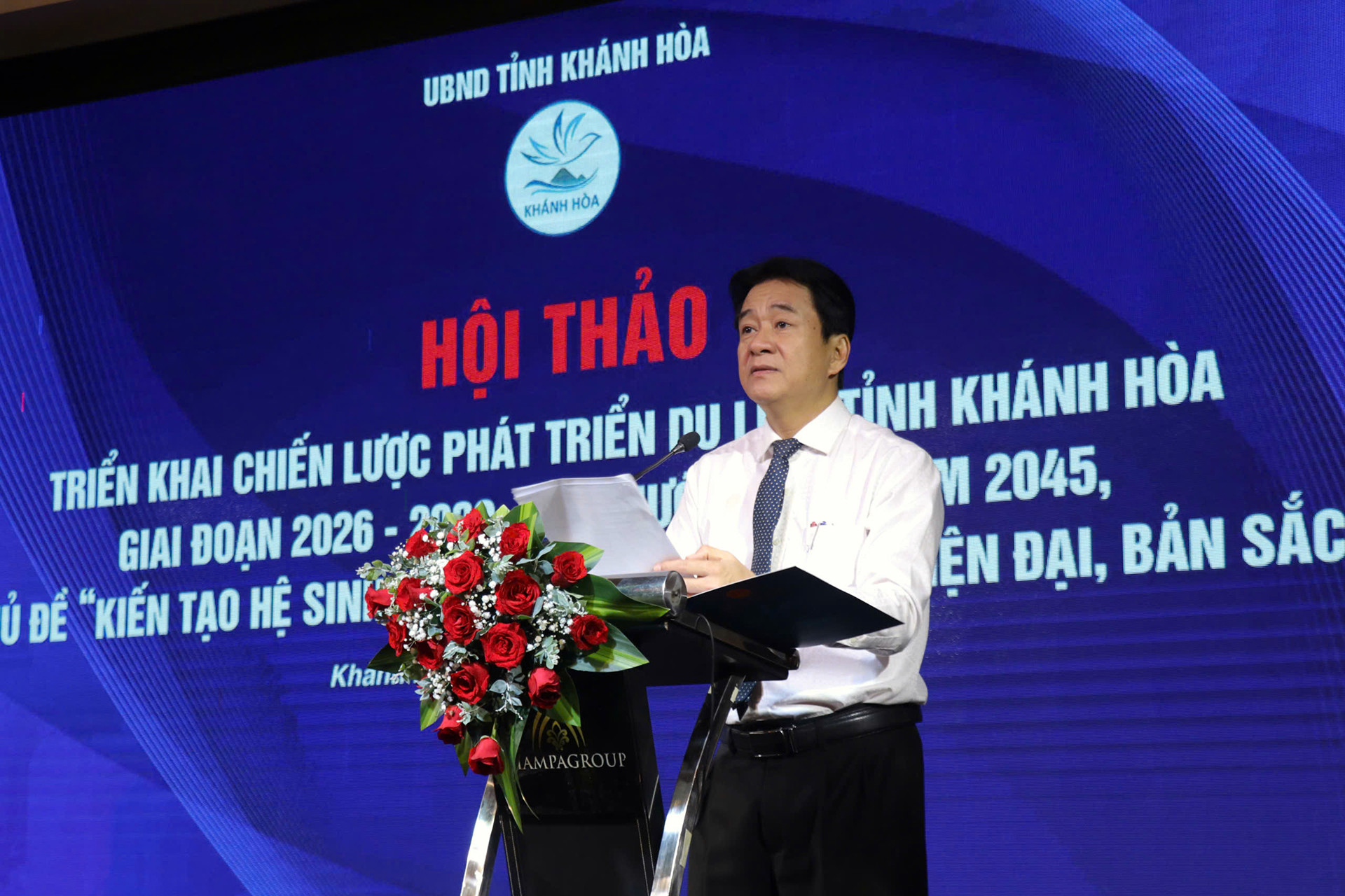 Ong Nguyen Long Bien  1.jpg