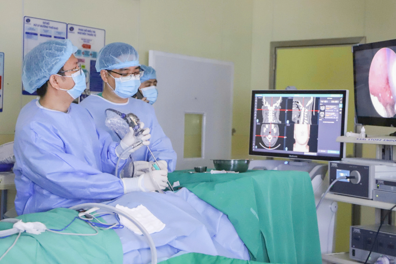 Tập thể thao quá mức, chàng trai 23 tuổi hỏng cột sống