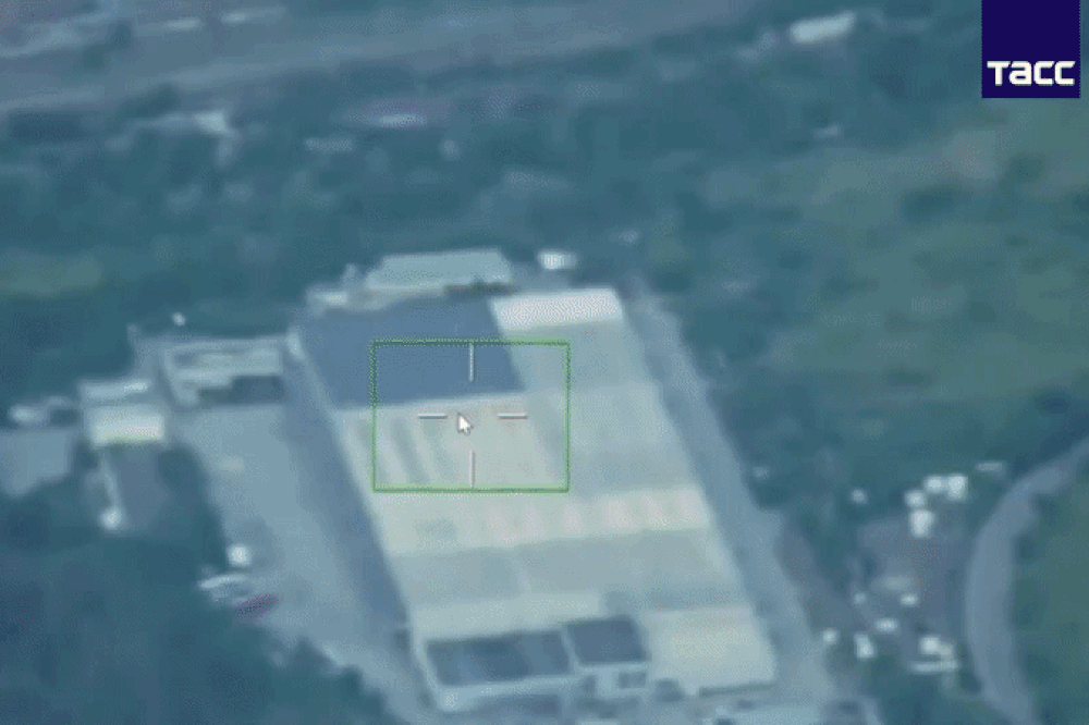 Khoảnh khắc UAV cảm tử Geran tấn công kho chứa vũ khí của Ukraine