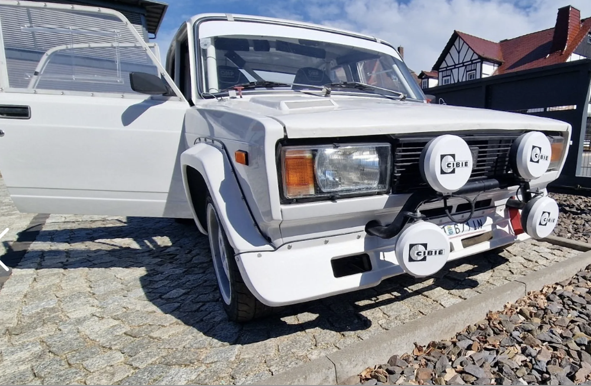 Xe đua cổ Lada 45 năm tuổi rao bán hơn 1,8 tỷ đồng, độ công suất gấp đôi