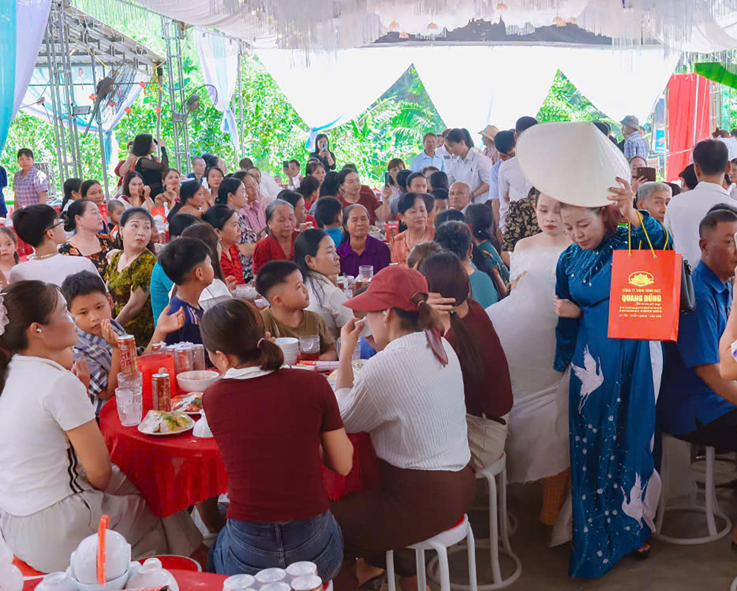 đám cưới 1.jpg