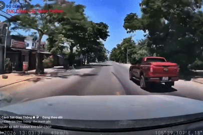 Lộ danh tính tài xế xe bán tải quay đầu né chốt CSGT