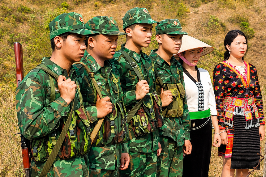 Đồn Biên phòng Lũng Cú giảm nghèo thông tin cho đồng bào vùng biên