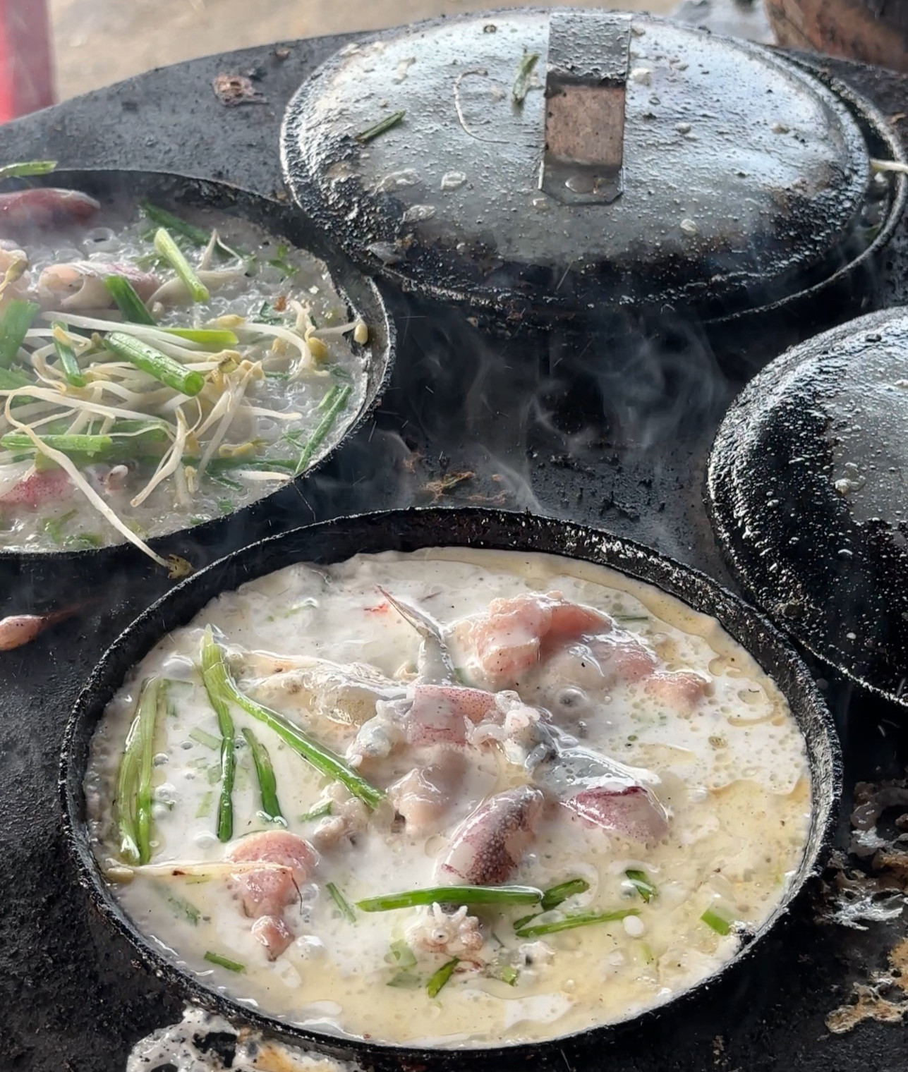 https://static-images.vnncdn.net/vps_images_publish/000001/000003/2026/6/4/khu-cho-mua-tha-ga-khong-can-hoi-gia-an-no-bung-chua-het-50-1937-321.jpg