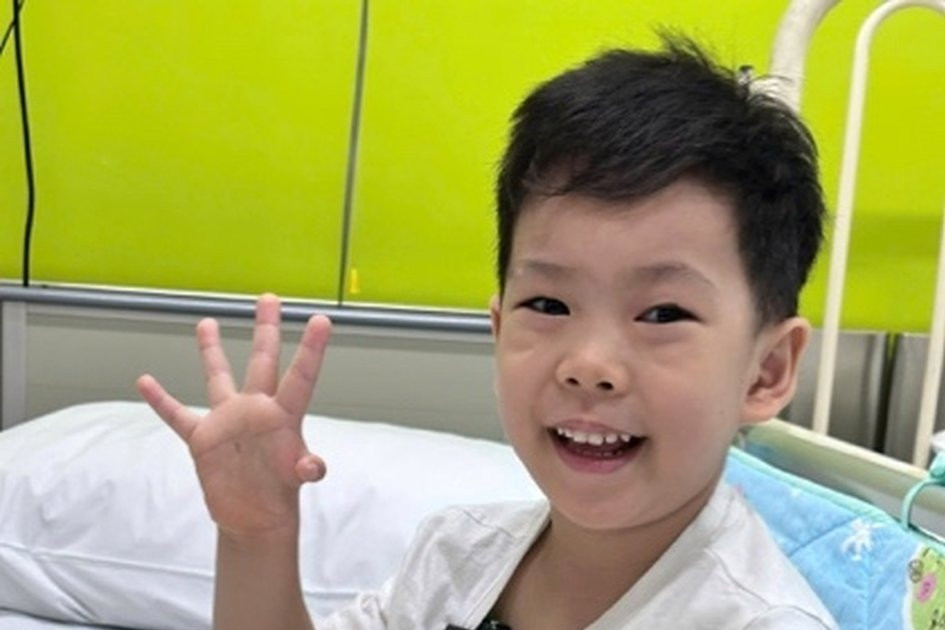 Tìm lại bàn tay trọn vẹn cho em bé có 