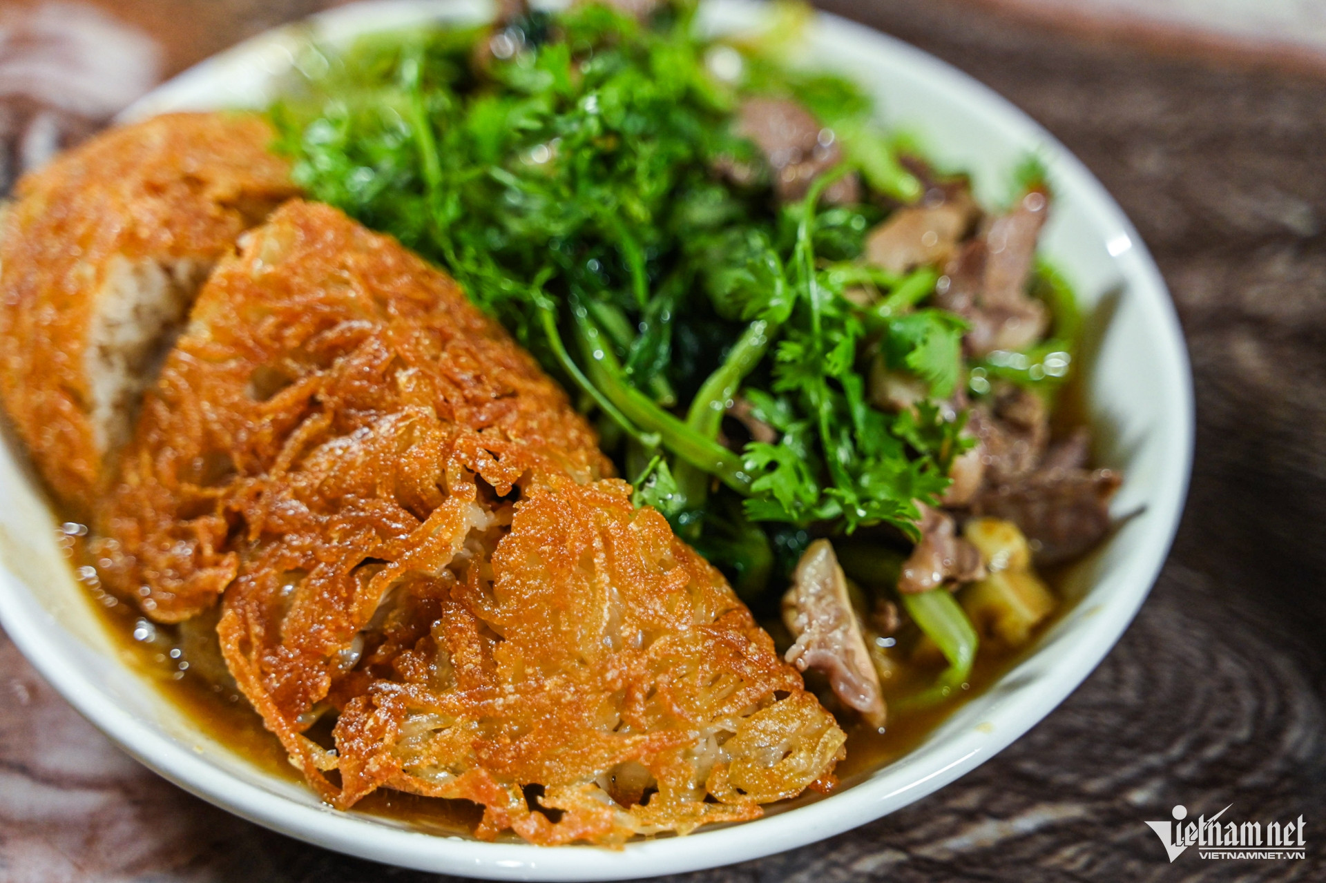 https://static-images.vnncdn.net/vps_images_publish/000001/000003/2026/6/4/w-pho-xao-trong-ngo-1052.jpg