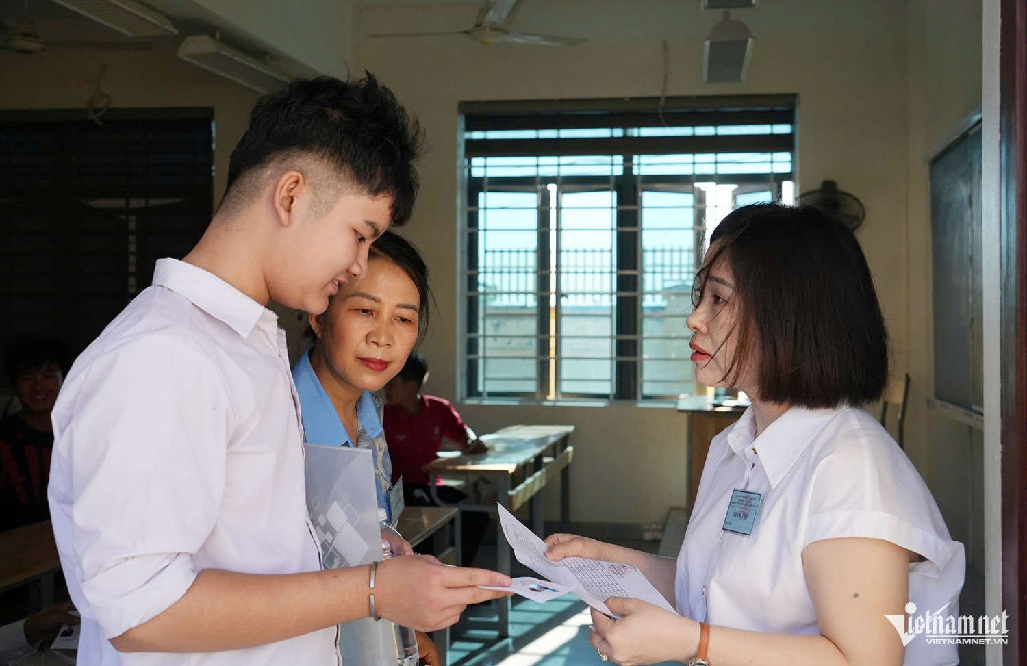W-Thi lớp 10 NA.jpg