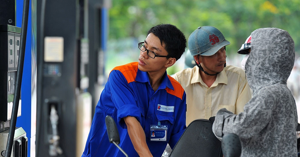 Giá xăng dầu hôm nay 5/6: Dầu thế giới giảm mạnh, trong nước E10 có giá mới