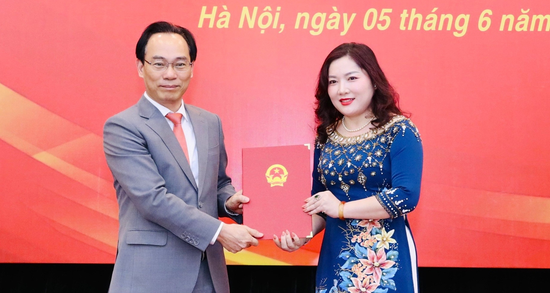 Bộ trưởng GD-ĐT: Giáo dục không thể phát triển bằng tư duy và cách làm cũ