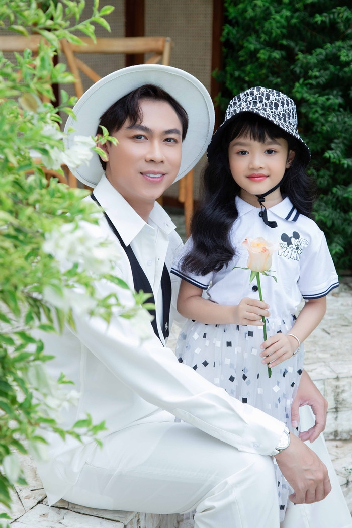 Ho Viet Trung.jpg
