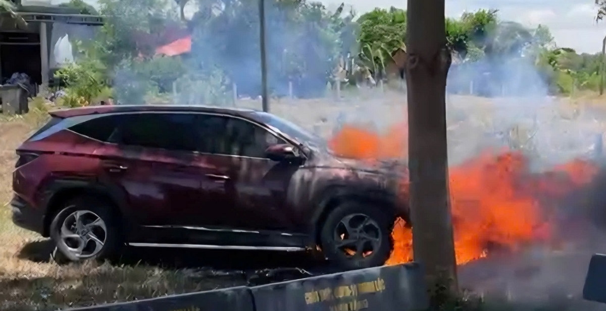 Ô tô Hyundai Tucson bốc cháy khi chủ xe đang dự đám cưới