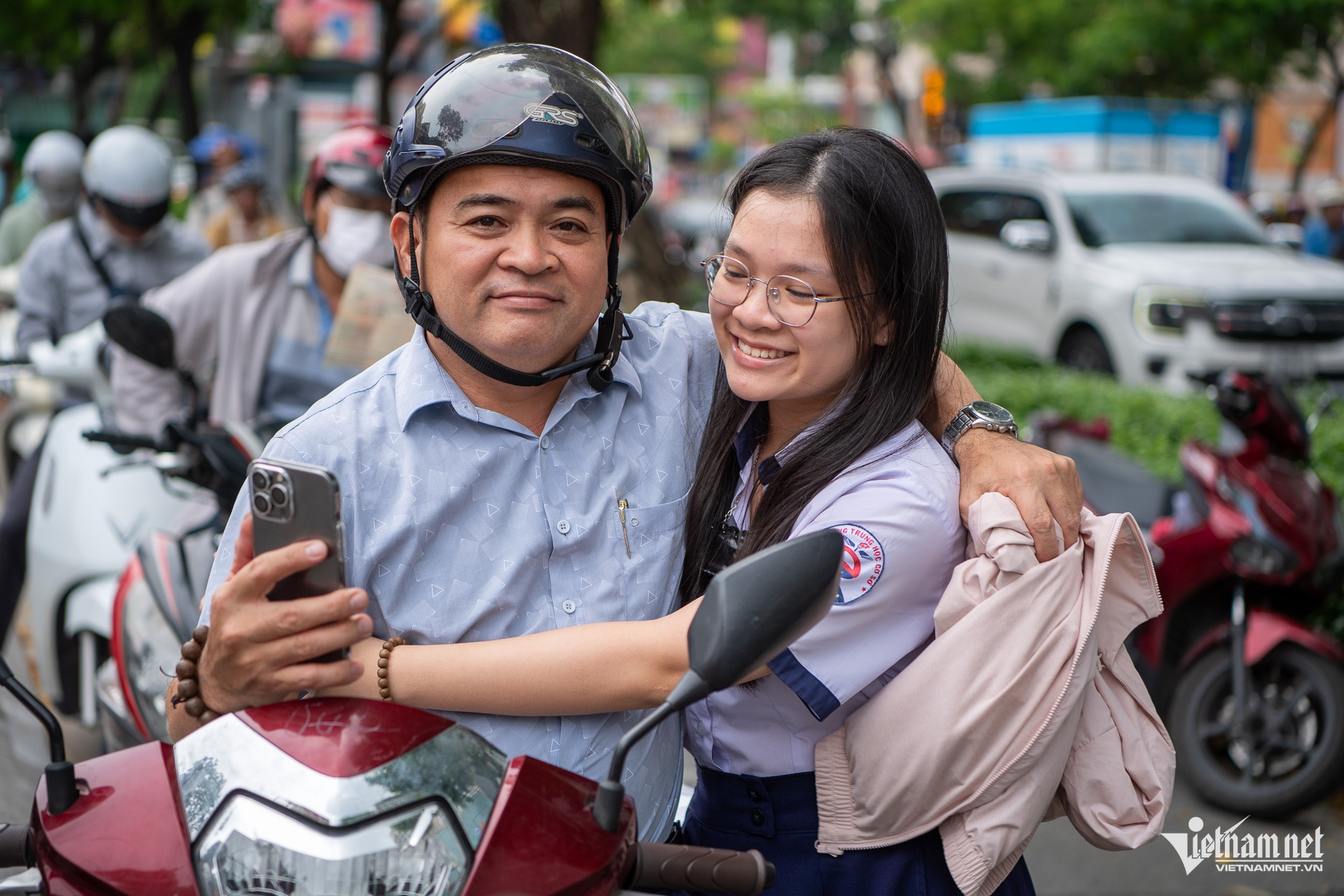 W-Buổi chiều kì thi lớp 10 TPHCM  Tuấn Hùng 86.jpg