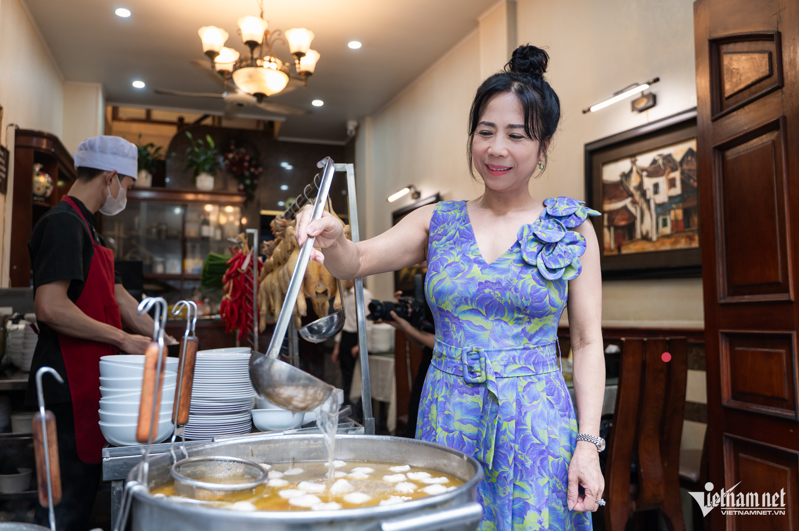 Quán phở gà đắt nhất nhì Hà Nội bất ngờ được Michelin gọi tên W-HUI_2491.png