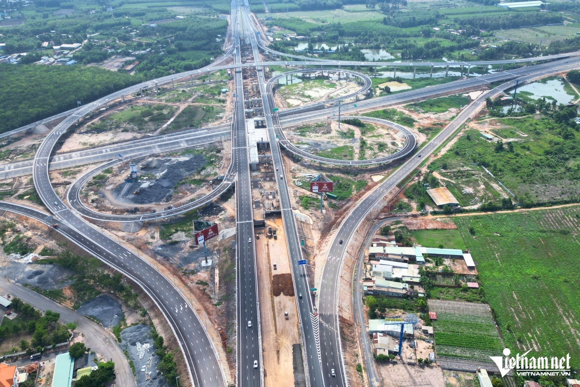18h hôm nay, mở toàn bộ nút giao Long Thành, xe đi lại thuận lợi giữa 2 cao tốc