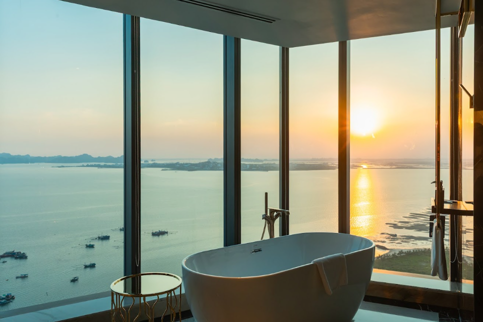 Radisson Blu Hotel, Ha Long Bay: Khu nghỉ dưỡng 5 sao ngắm trọn kỳ quan thế giới