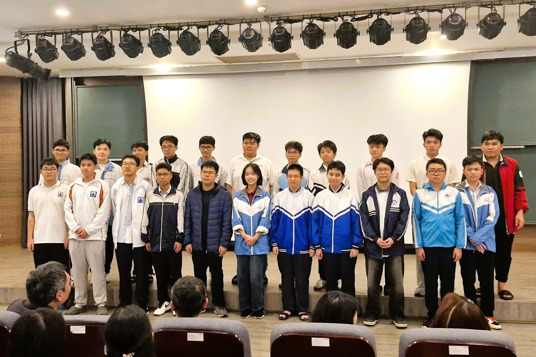 Việt Nam giành 1 Huy chương Vàng Olympic Toán học châu Á năm 2026