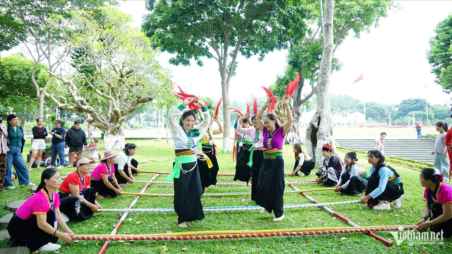 W-Trao truyền văn hóa.jpg