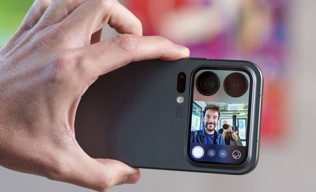 Xiaomi 17 Pro chụp selfie.png