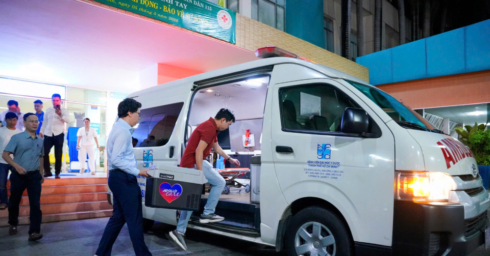 Xuyên đêm chuyển giao trái tim từ người đàn ông trẻ sang bệnh nhi 13 tuổi