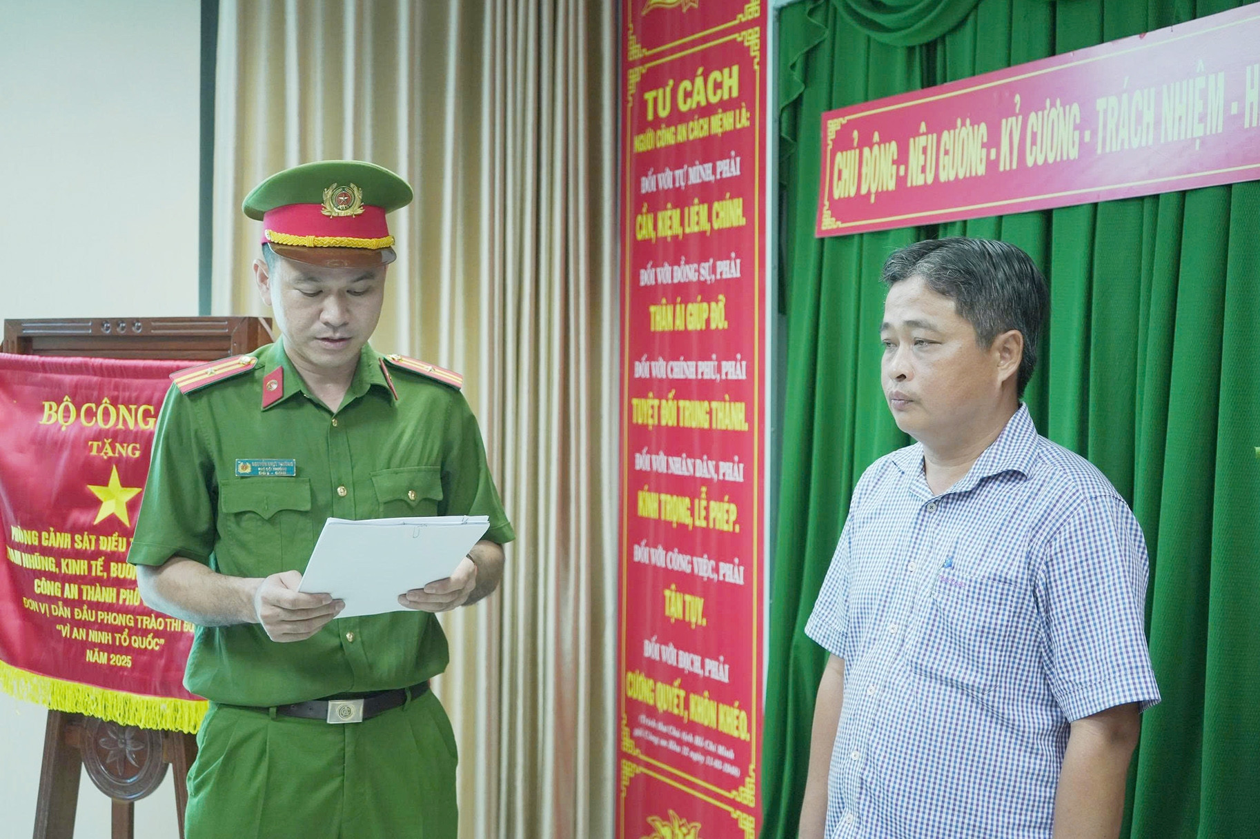 Bắt tạm giam nguyên Trưởng Ban Tổ chức Tỉnh ủy Sóc Trăng (cũ) Võ Chí Công