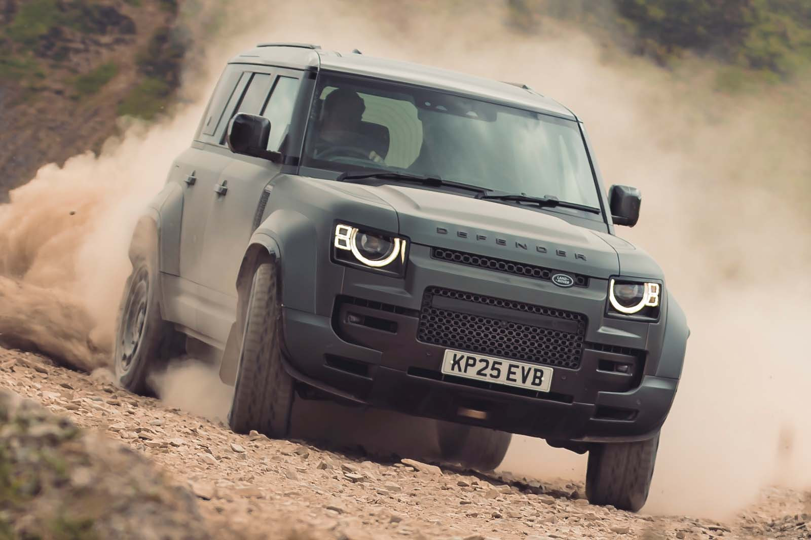 land_rover_defender_octa.jpg