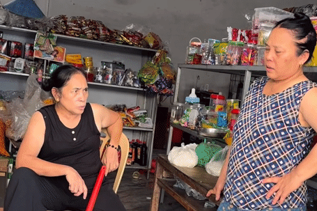 Con gái lấy chồng cách nhà 6 bước chân, bố mẹ sang thông gia chơi 10 lần/ngày