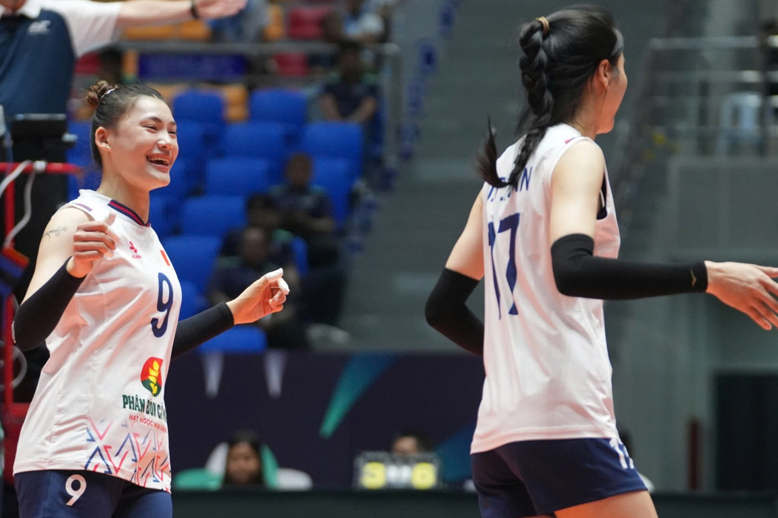Tuyển bóng chuyền nữ Việt Nam thắng Hong Kong 3-0 ở giải châu Á