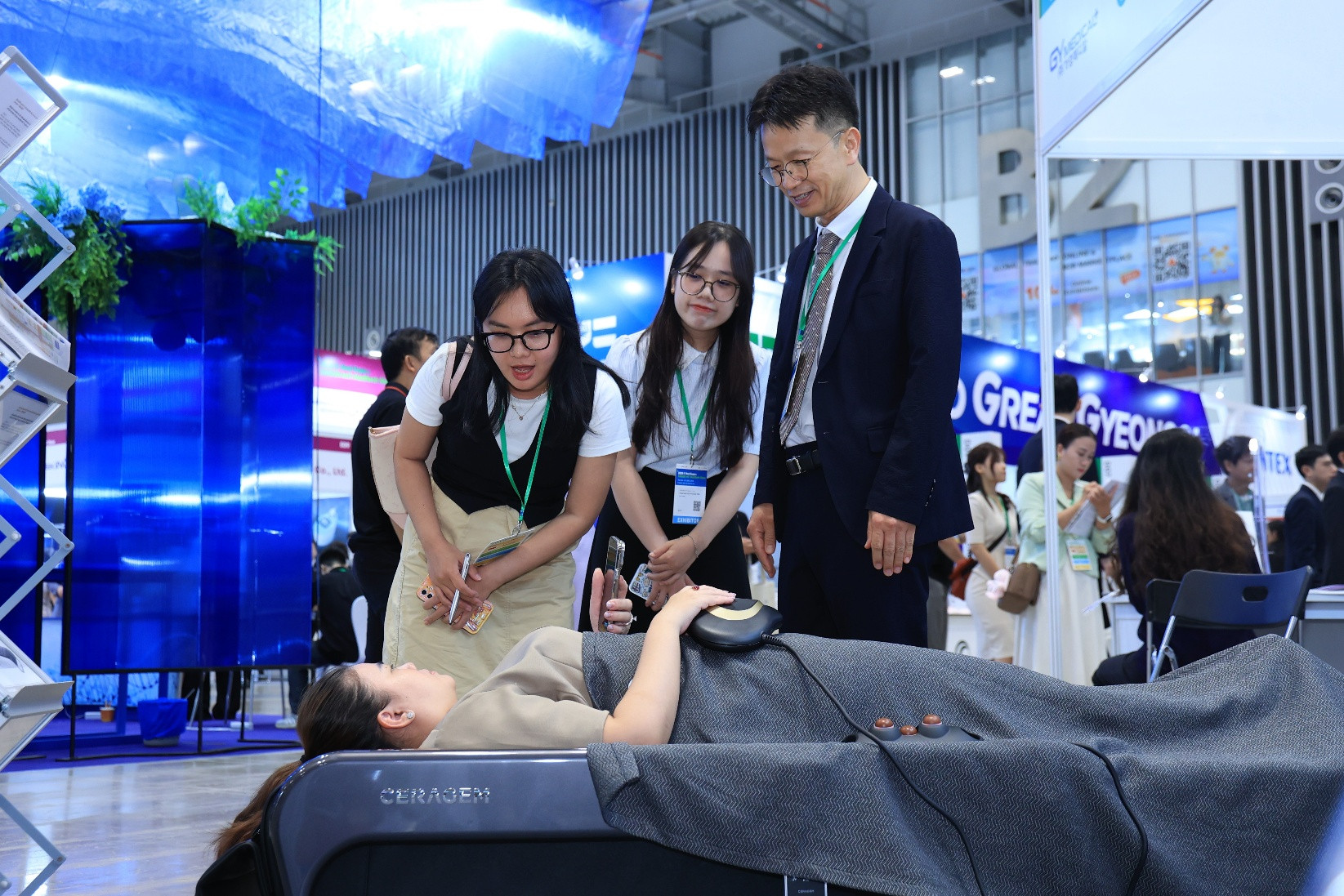 Ceragem mang giải pháp chăm sóc cột sống thông minh đến K-Med Expo 2026 3 3.IMG_4270.jpeg