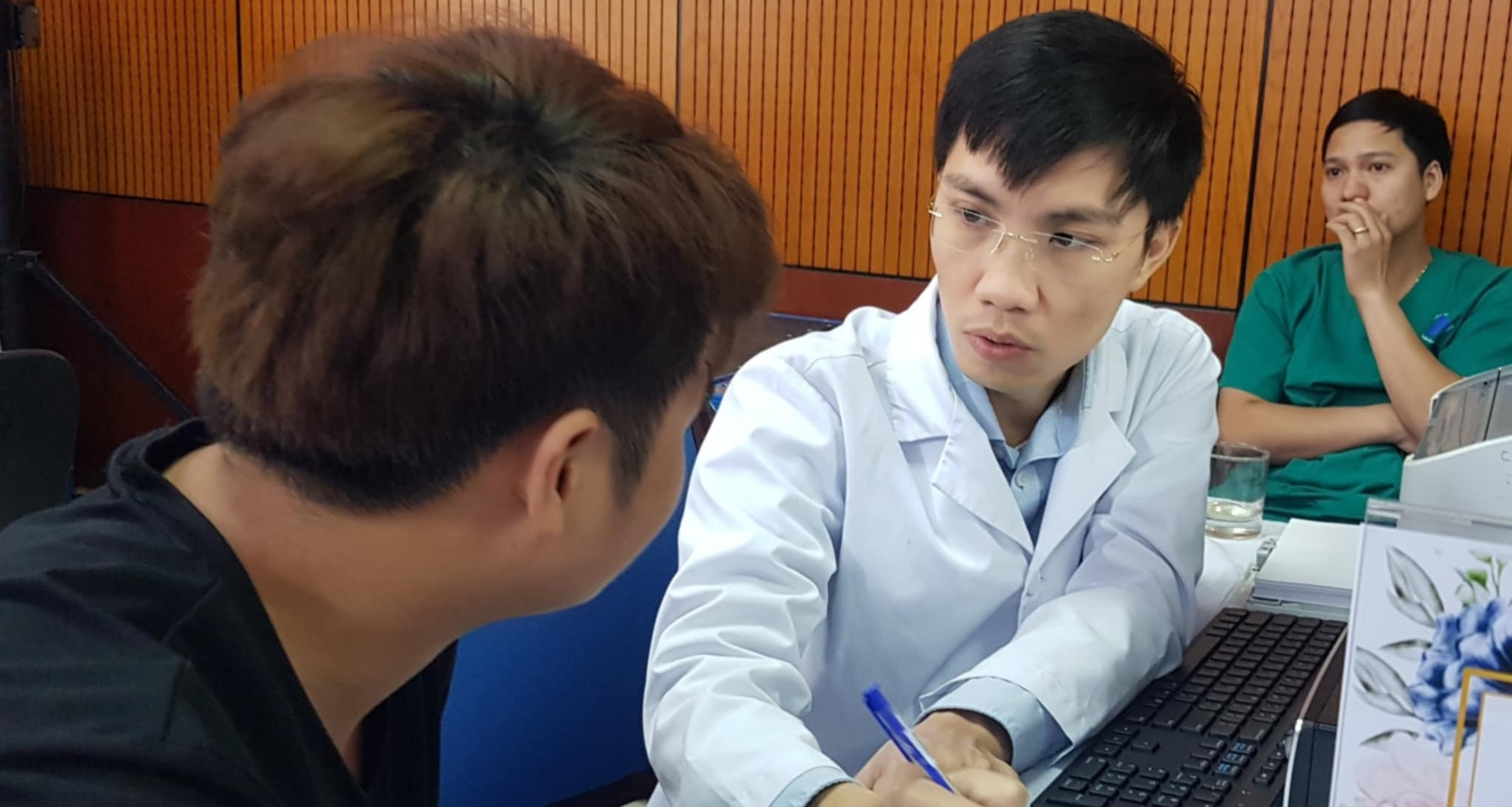 Từ ngày 1/7, BHYT chi trả khám ngoại trú trái tuyến, vượt cấp ra sao?