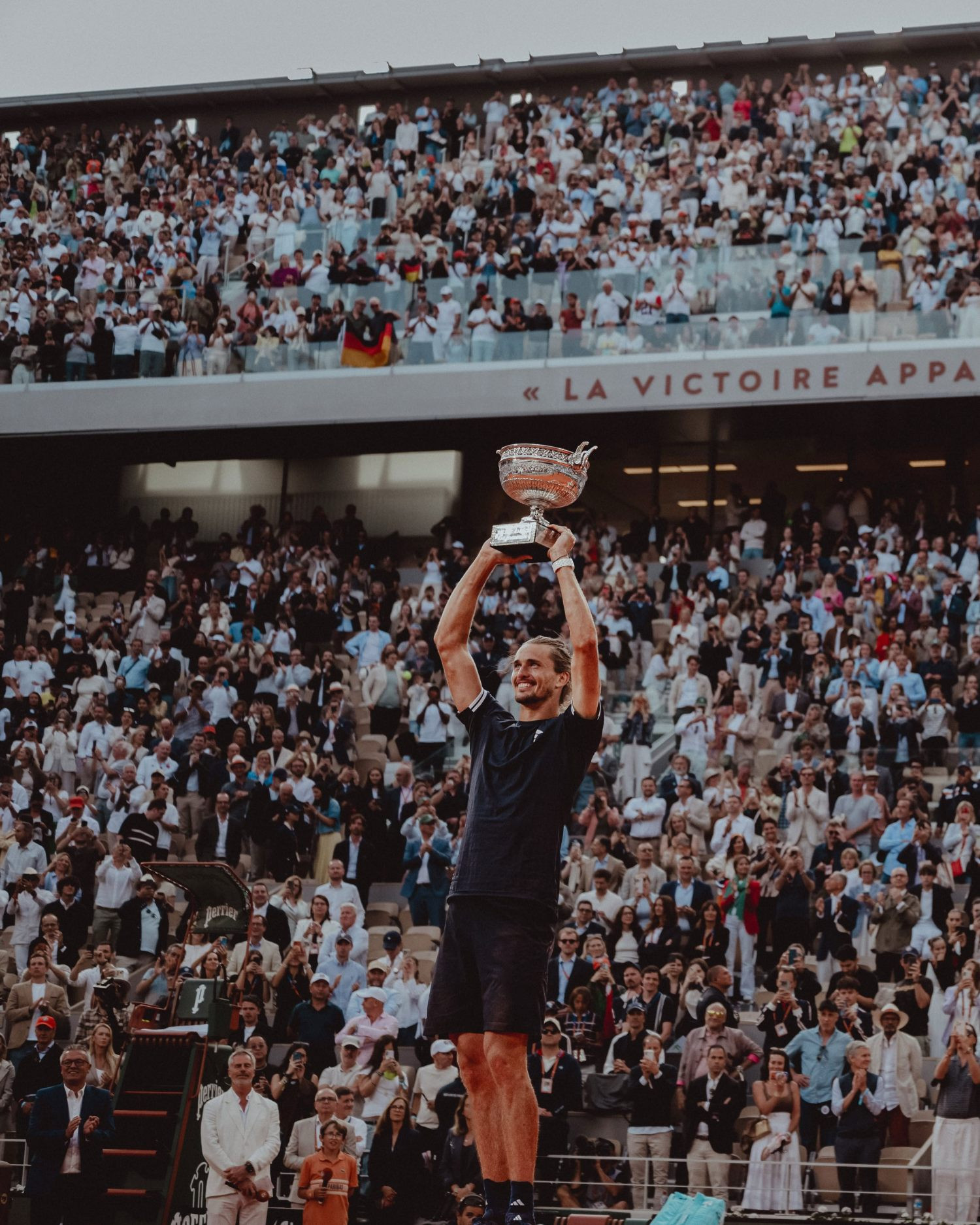 https://static-images.vnncdn.net/vps_images_publish/000001/000003/2026/6/8/alexander-zverev-7-112.jpg